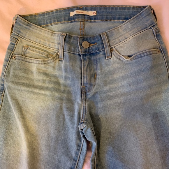 Levis - Picture 3 of 3
